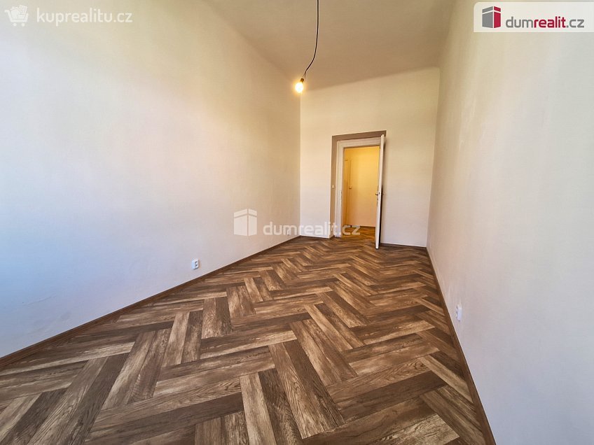 Pronájem bytu 3+kk 82 m^2 Chodská, Praha 2 