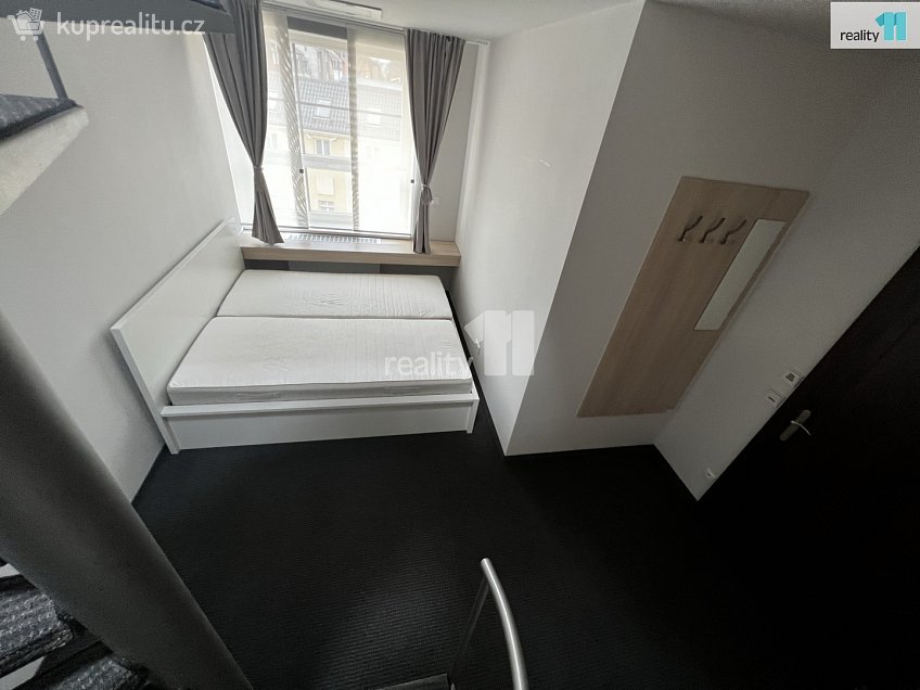Pronájem  kanceláře 61 m^2 Chebská, Karlovy Vary 