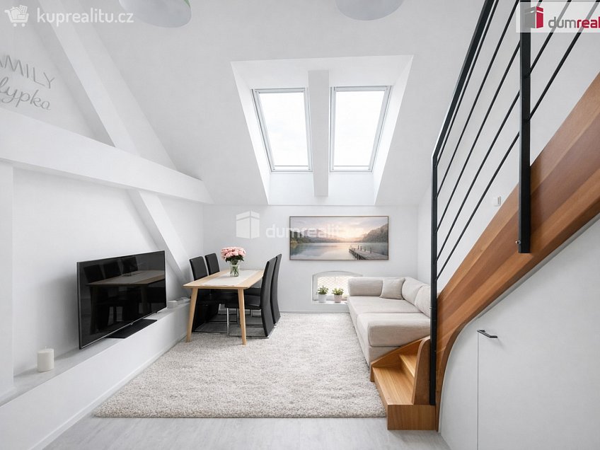 Pronájem bytu 2+kk 43 m^2 Radlická, Praha 5 
