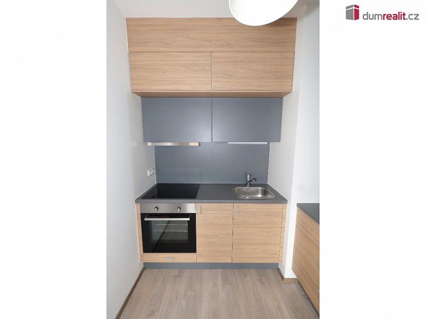 Pronájem bytu 2+kk 51 m^2 Bermanova, Praha-Čakovice 
