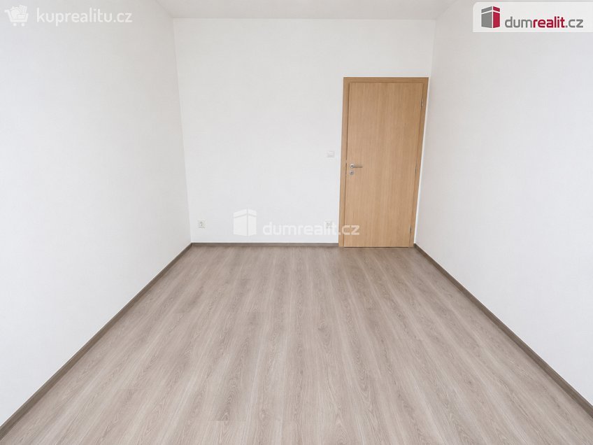 Pronájem bytu 2+kk 51 m^2 Bermanova, Praha-Čakovice 