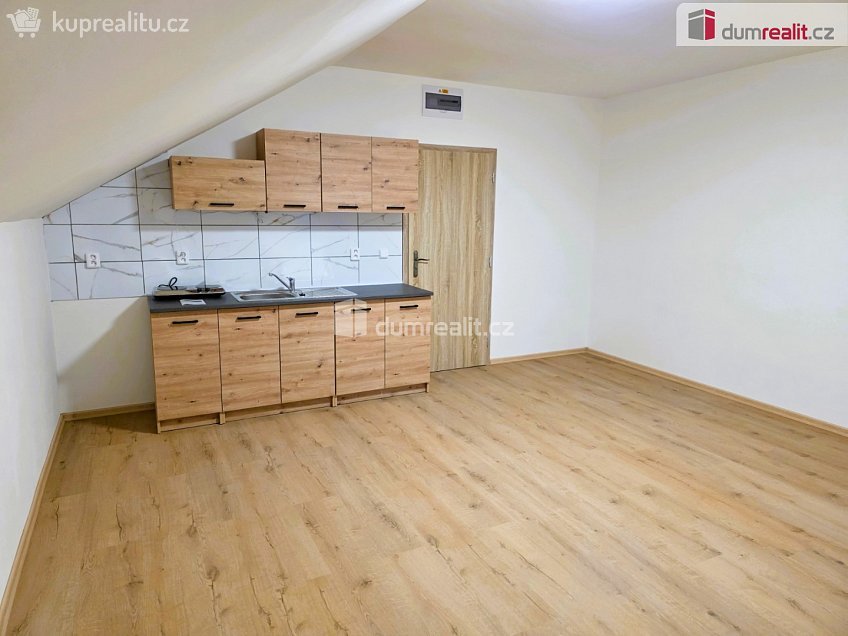 Pronájem bytu 1+kk 32 m^2 B. Martinů, Nový Jičín 