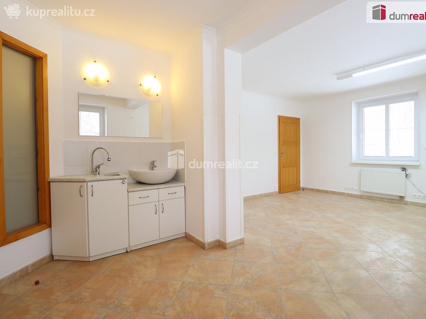 Pronájem  komerční reality 84 m^2 Severní, Karlovy Vary 