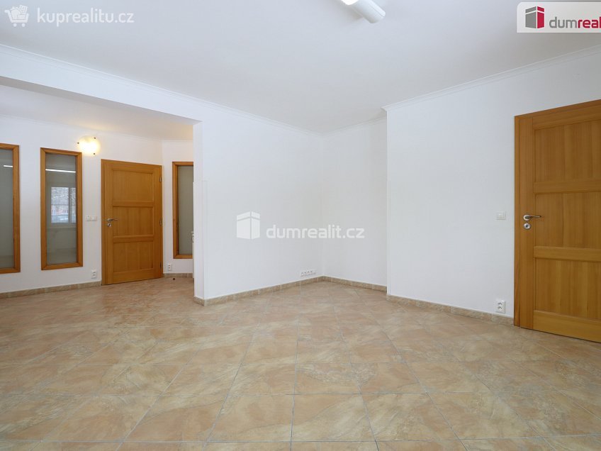 Pronájem  komerční reality 84 m^2 Severní, Karlovy Vary 