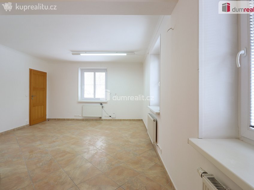 Pronájem  komerční reality 84 m^2 Severní, Karlovy Vary 