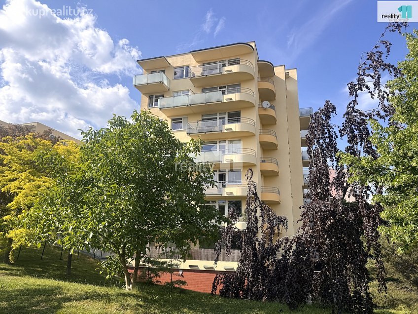 Pronájem bytu 2+kk 57 m^2 Skuteckého, Praha 17 