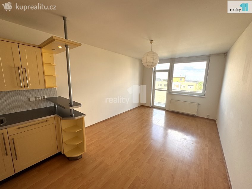 Pronájem bytu 2+kk 57 m^2 Skuteckého, Praha 17 