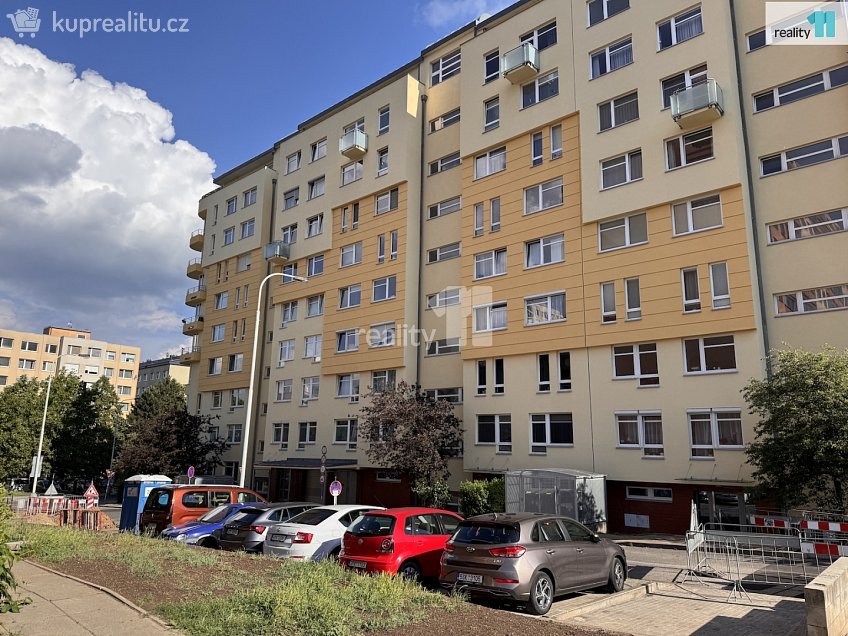 Pronájem bytu 2+kk 57 m^2 Skuteckého, Praha 17 