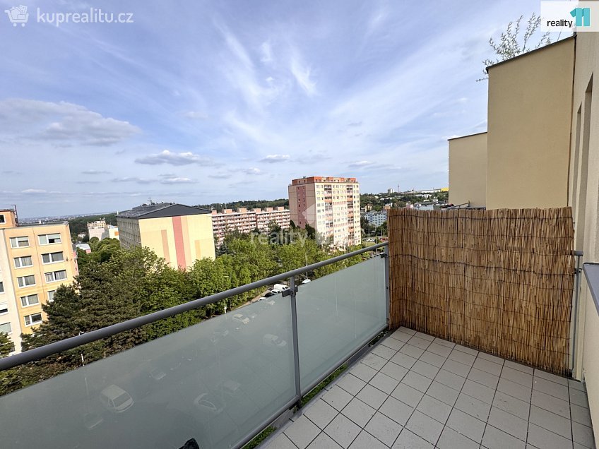 Pronájem bytu 2+kk 57 m^2 Skuteckého, Praha 17 