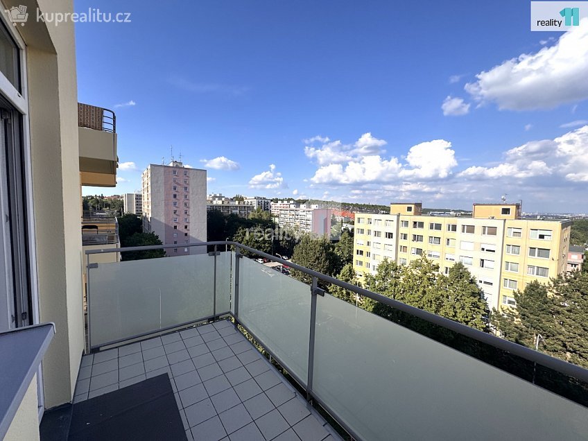 Pronájem bytu 2+kk 57 m^2 Skuteckého, Praha 17 