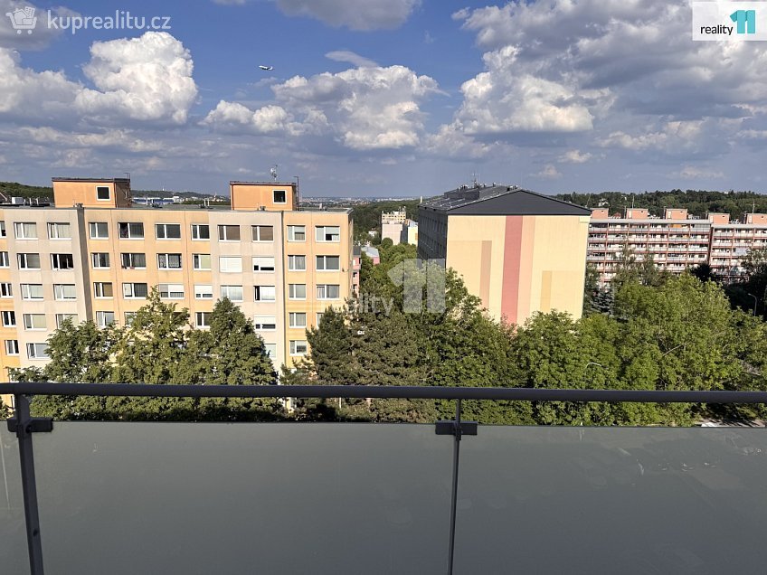 Pronájem bytu 2+kk 57 m^2 Skuteckého, Praha 17 