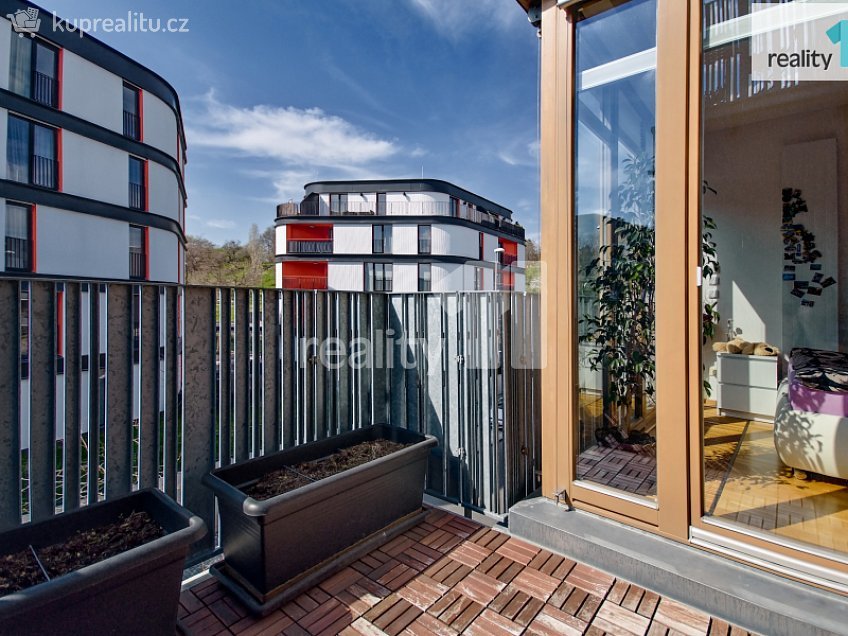 Pronájem bytu 3+kk 86 m^2 Olgy Havlové, Praha 3 