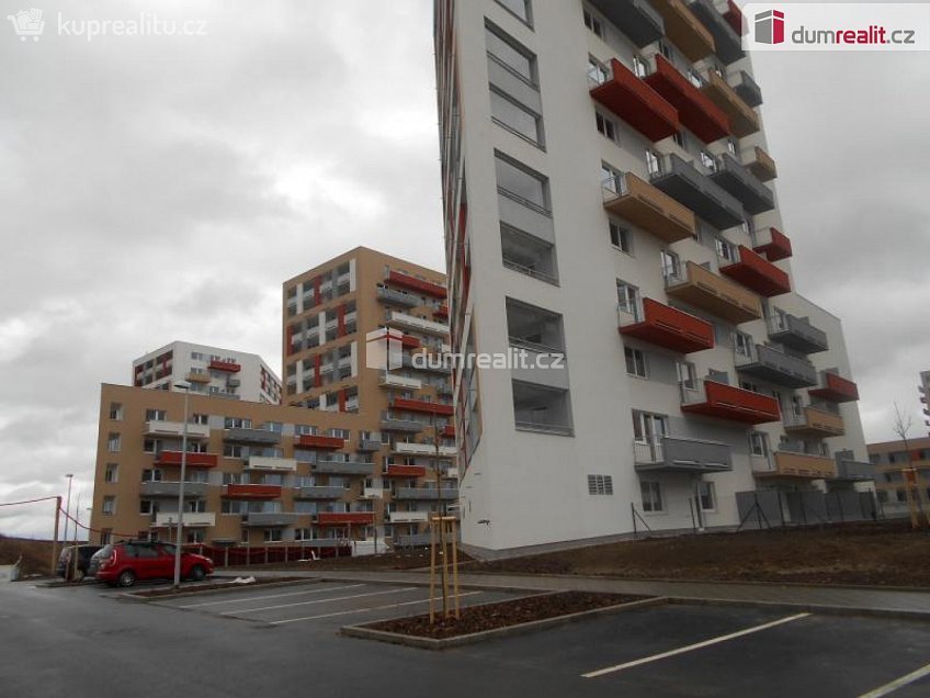 Pronájem bytu 2+kk 81 m^2 Modenská, Praha 15 