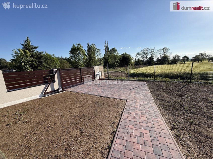 Prodej  rodinného domu 155 m^2 Pod Větrolamem, Svárov 