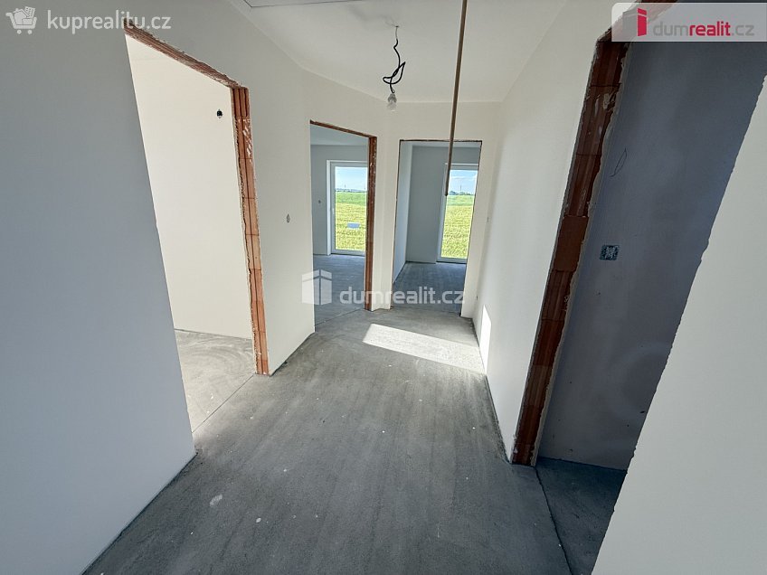 Prodej  rodinného domu 155 m^2 Pod Větrolamem, Svárov 