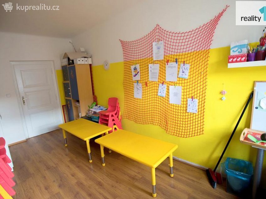 Pronájem  komerční reality 186 m^2 Srdínkova, Hradec Králové 