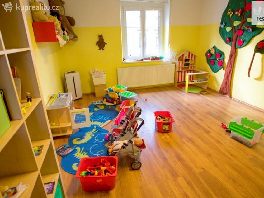 Pronájem  komerční reality 186 m^2 Srdínkova, Hradec Králové 