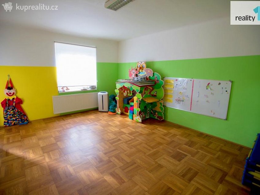 Pronájem  komerční reality 186 m^2 Srdínkova, Hradec Králové 