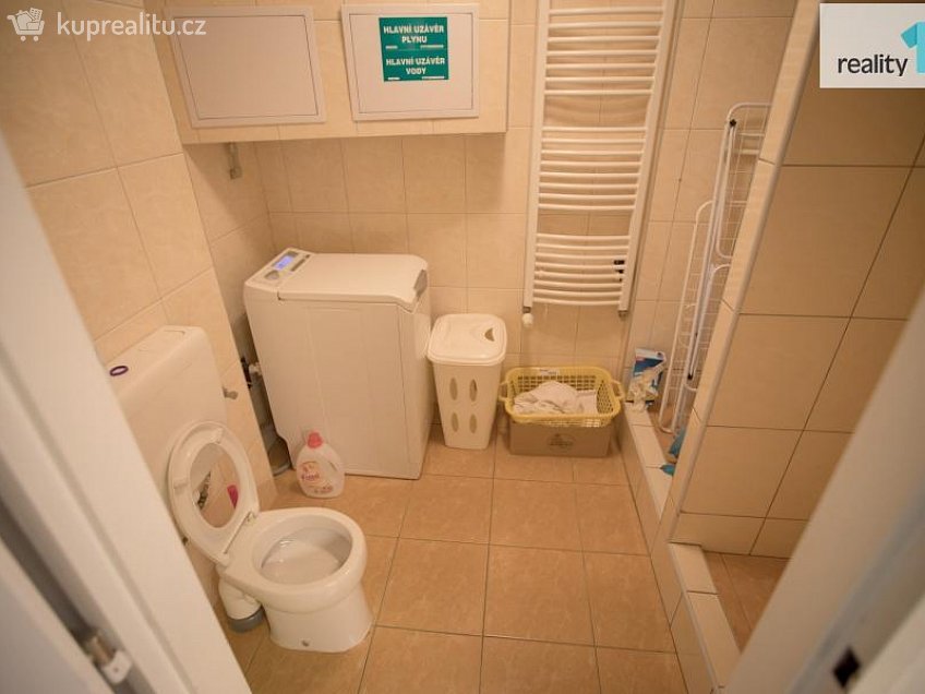 Pronájem  komerční reality 186 m^2 Srdínkova, Hradec Králové 