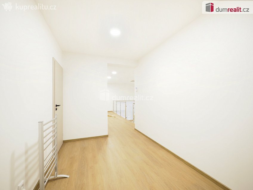 Pronájem  rodinného domu 210 m^2 Habrová, Mělník 
