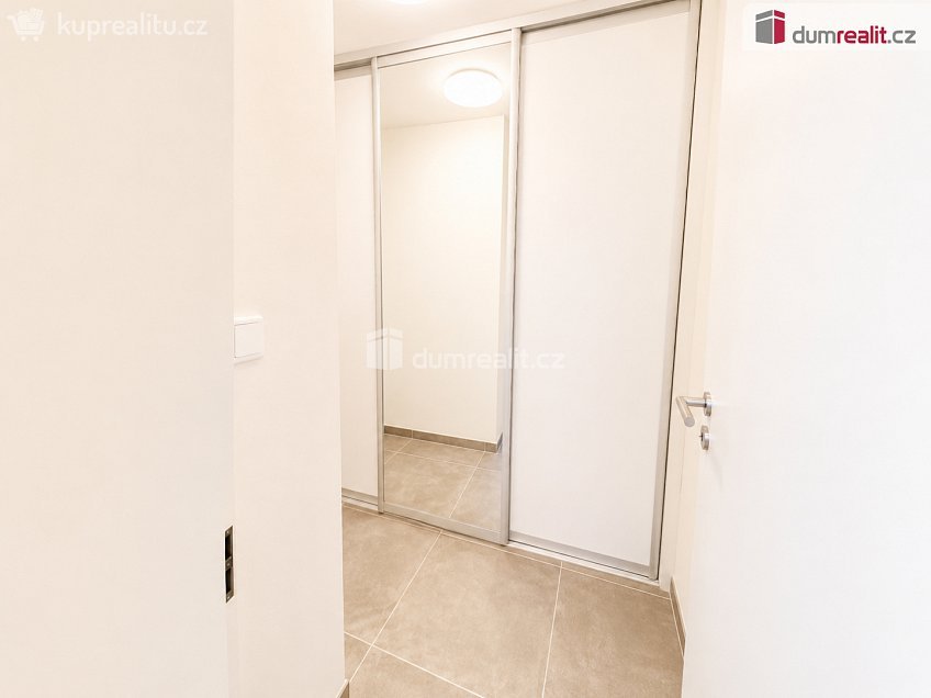 Pronájem bytu 2+kk 60 m^2 Bělohorská, Praha 6 