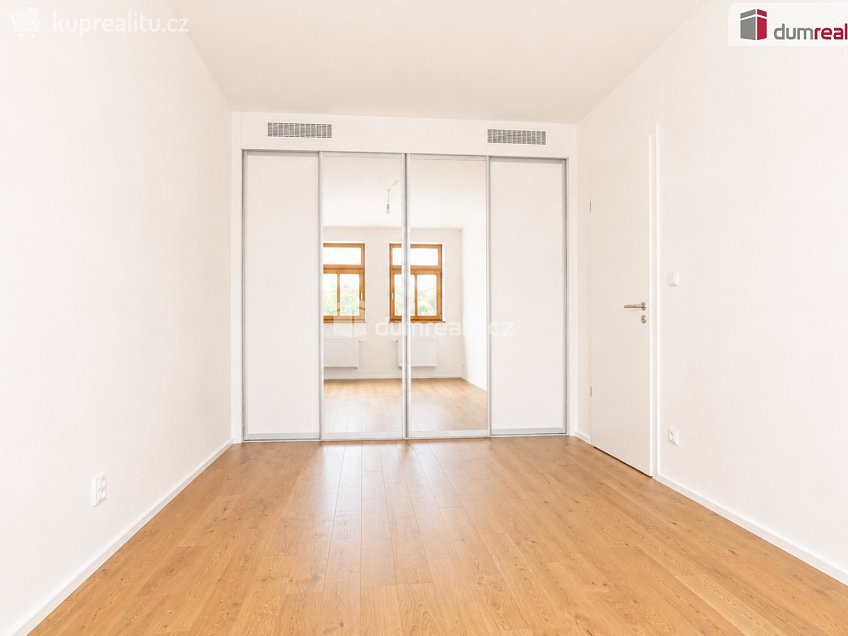 Pronájem bytu 2+kk 60 m^2 Bělohorská, Praha 6 