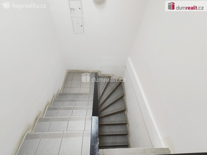 Pronájem bytu 2+kk 64 m^2 Kovářská, Praha 9 