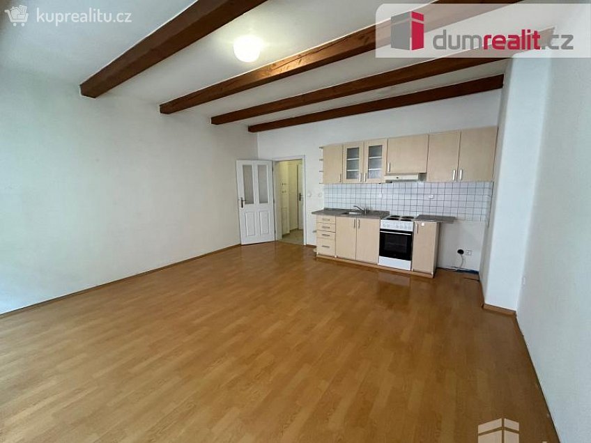 Pronájem bytu 1+kk 35 m^2 Karlova, Kolín 