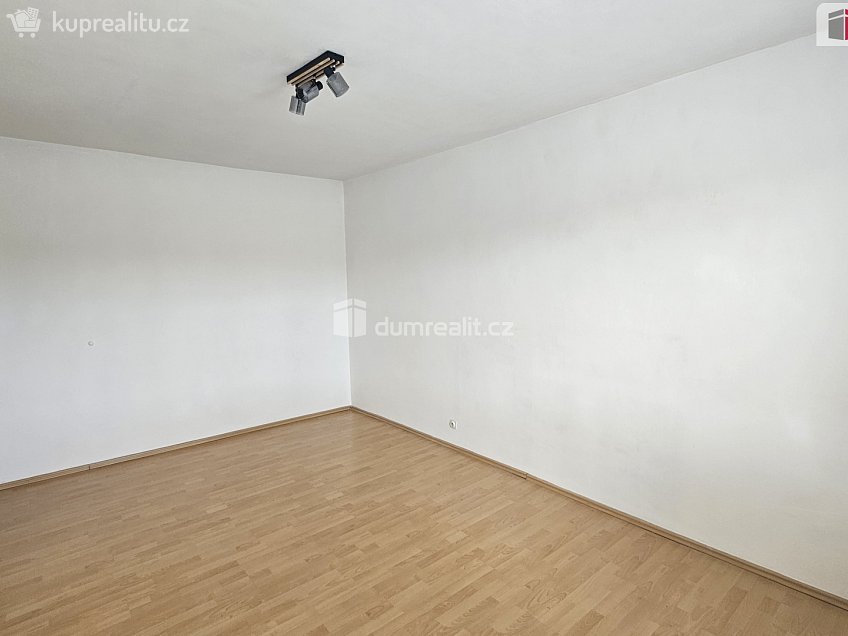 Pronájem bytu 2+1 53 m^2 Generála Píky, Praha 6 