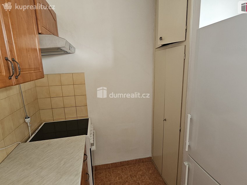 Pronájem bytu 2+1 53 m^2 Generála Píky, Praha 6 