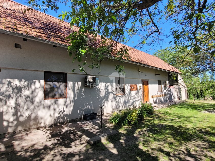 Prodej  rodinného domu 75 m^2 Pečecká, Pečky 