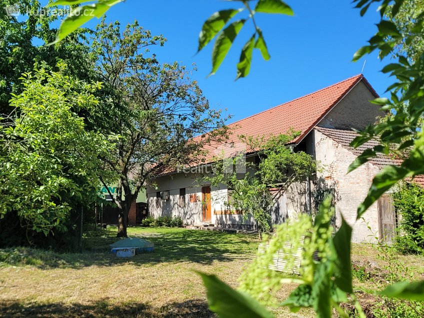 Prodej  rodinného domu 75 m^2 Pečecká, Pečky 