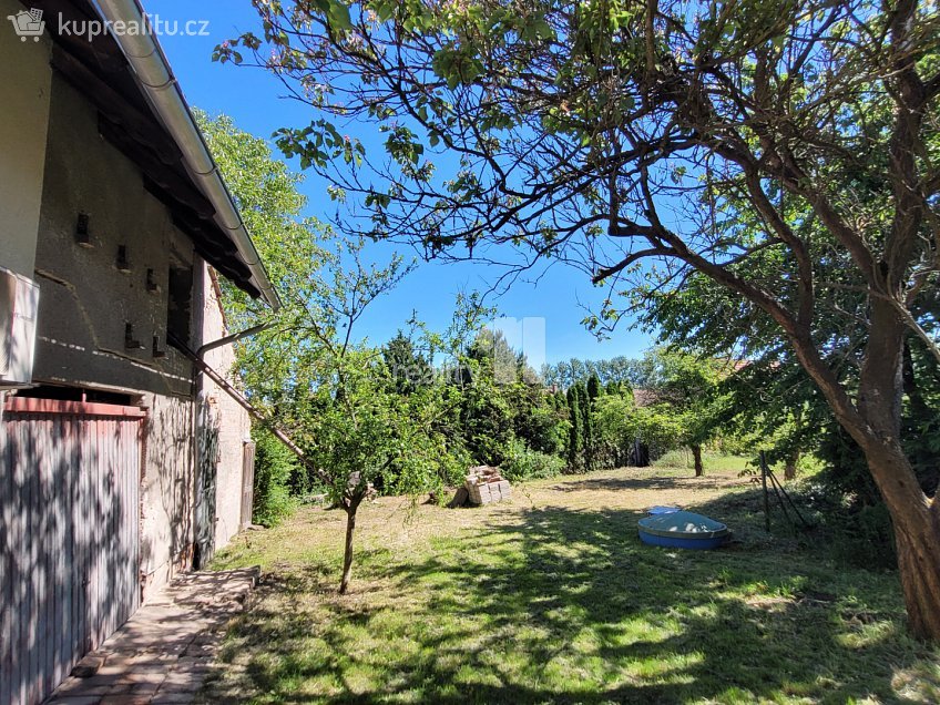 Prodej  rodinného domu 75 m^2 Pečecká, Pečky 