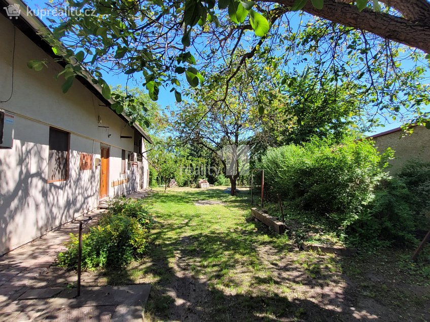 Prodej  rodinného domu 75 m^2 Pečecká, Pečky 