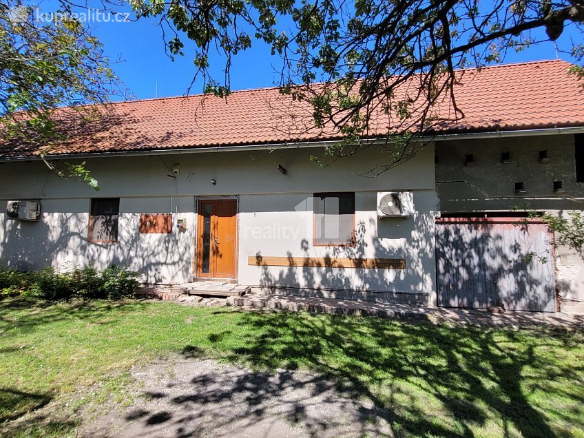 Prodej  chalupy 75 m^2 Pečecká, Pečky 