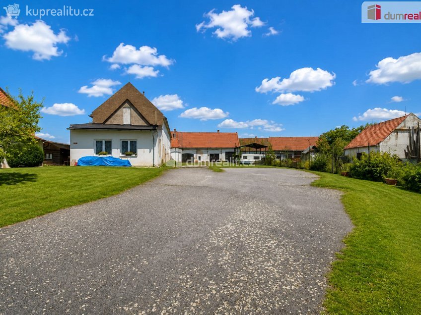 Pronájem  komerční reality 596 m^2 Chbany, Chbany 