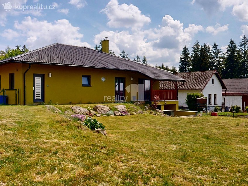 Prodej  rodinného domu 230 m^2 Komorovice, Komorovice 