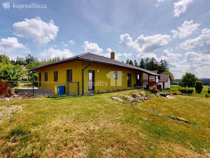 Prodej  rodinného domu 230 m^2 Komorovice, Komorovice 
