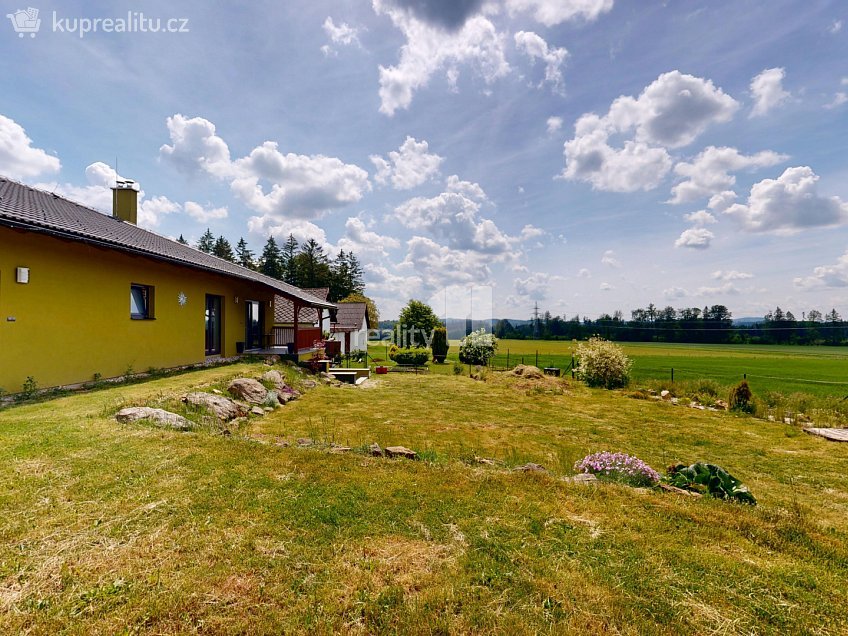 Prodej  rodinného domu 230 m^2 Komorovice, Komorovice 