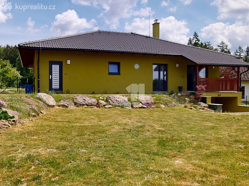 Prodej  rodinného domu 230 m^2 Komorovice, Komorovice 
