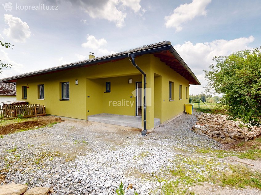 Prodej  rodinného domu 230 m^2 Komorovice, Komorovice 