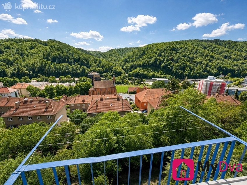 Prodej bytu 3+1 64 m^2 Komenského, Adamov 