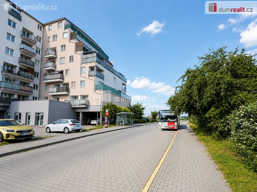 Pronájem bytu 2+kk 47 m^2 V Honech, Klecany 