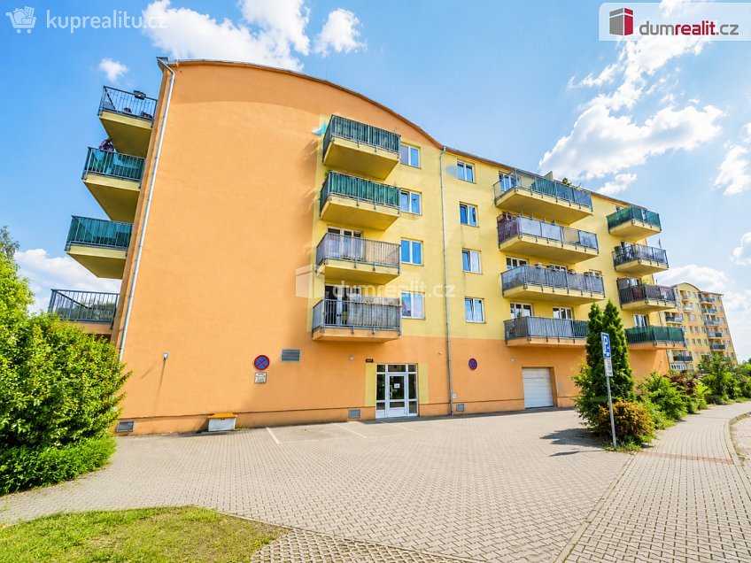 Pronájem bytu 2+kk 47 m^2 V Honech, Klecany 