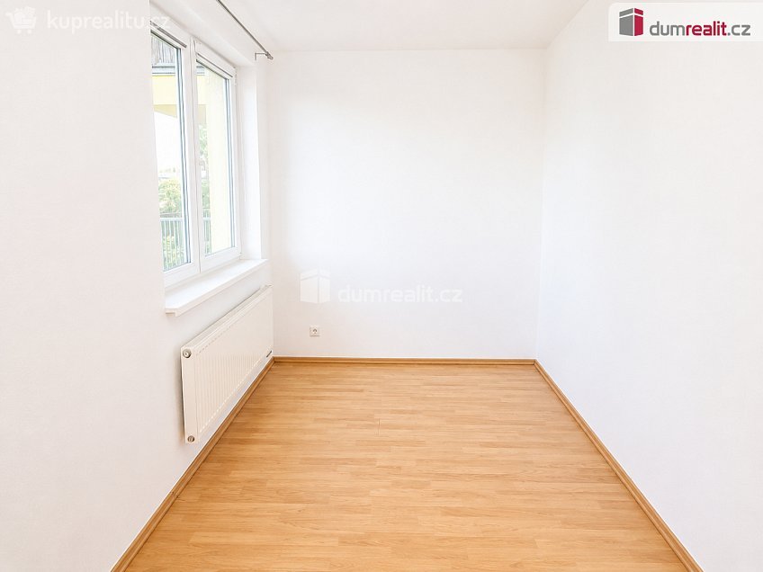 Pronájem bytu 2+kk 47 m^2 V Honech, Klecany 