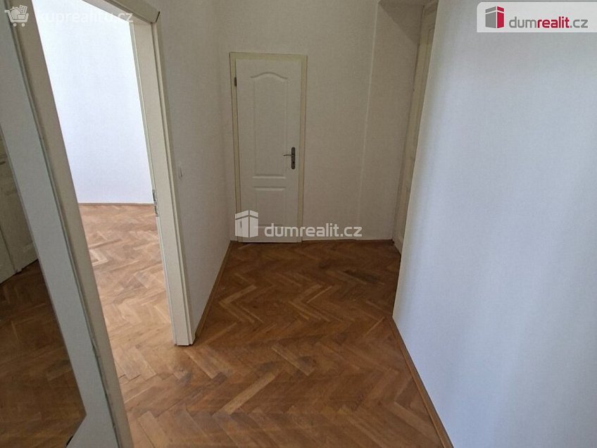 Pronájem bytu 2+kk 68 m^2 Krásova, Praha 3 