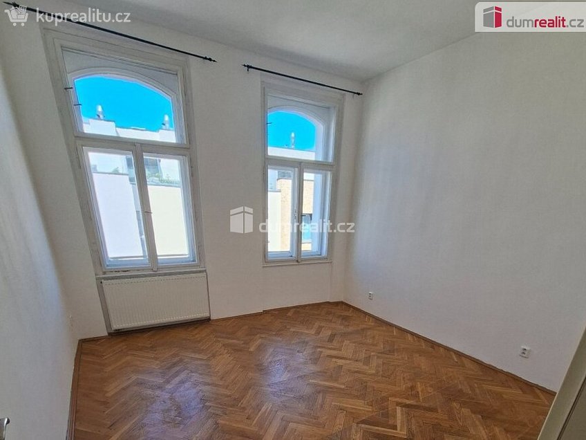 Pronájem bytu 2+kk 68 m^2 Krásova, Praha 3 