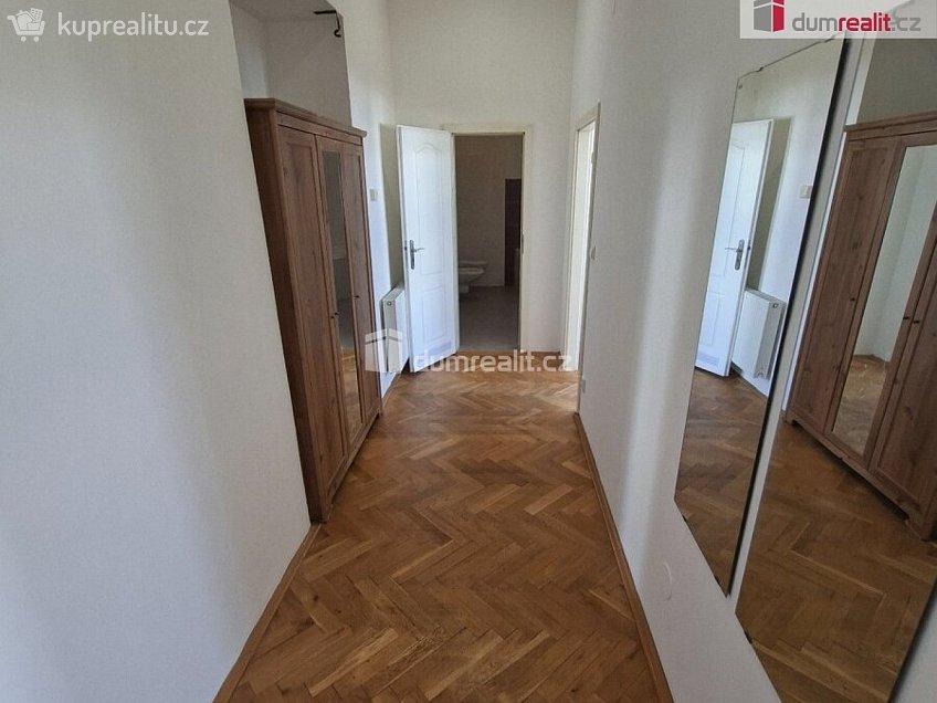 Pronájem bytu 2+kk 68 m^2 Krásova, Praha 3 