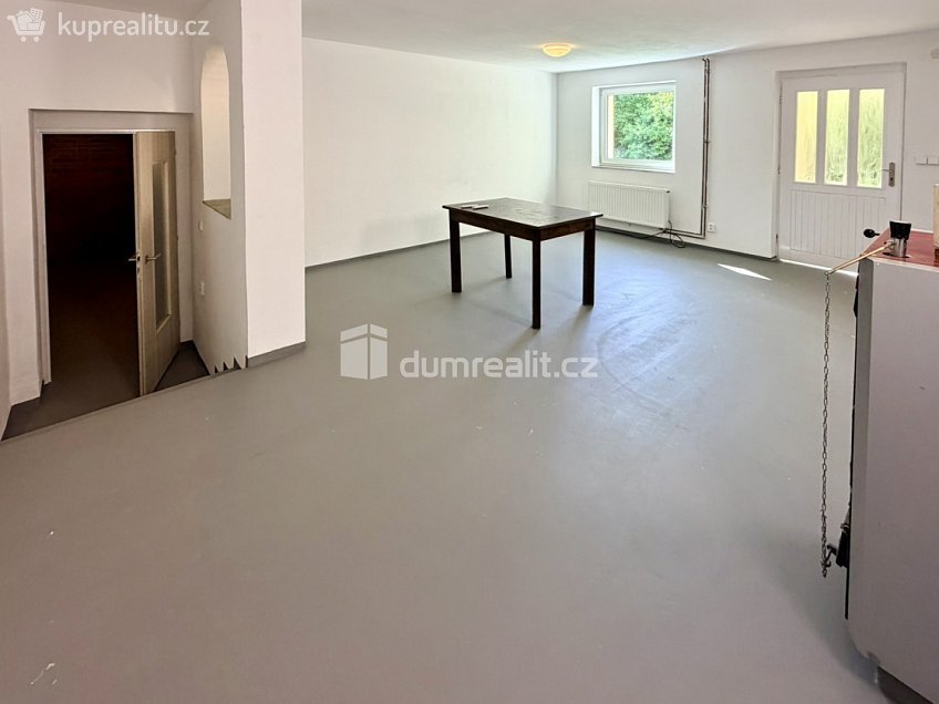 Prodej  rodinného domu 247 m^2 K Pasekám, Lukov 