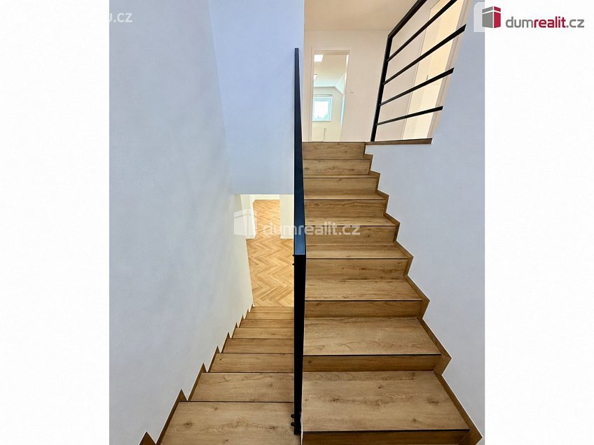Prodej  rodinného domu 247 m^2 K Pasekám, Lukov 